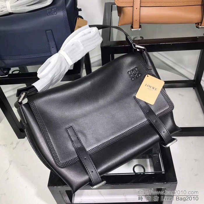 LOEWE羅意威 專櫃同步 Military Messenger 經典百搭信使包 男女同款 0169  jdl1081